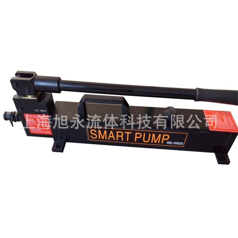 Hydraulic jack hand pumps, small size, lightweight table of pressure and 3-metre surface hoses.