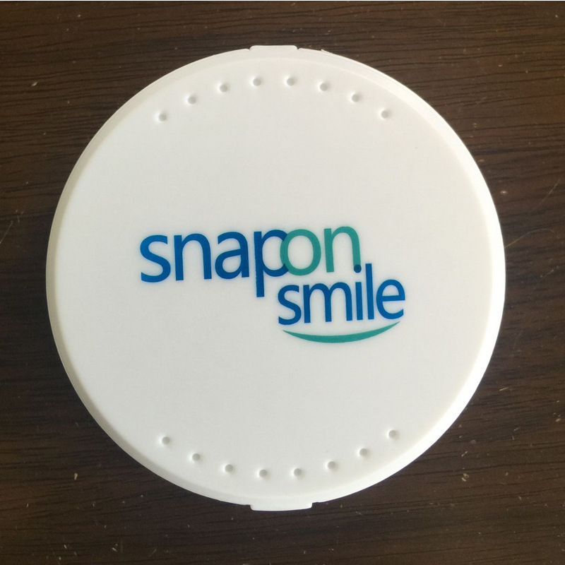 The new snaponsmile imitates the teeth on and off.