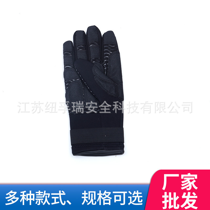 Waterproof rowing gloves. Warming gloves.