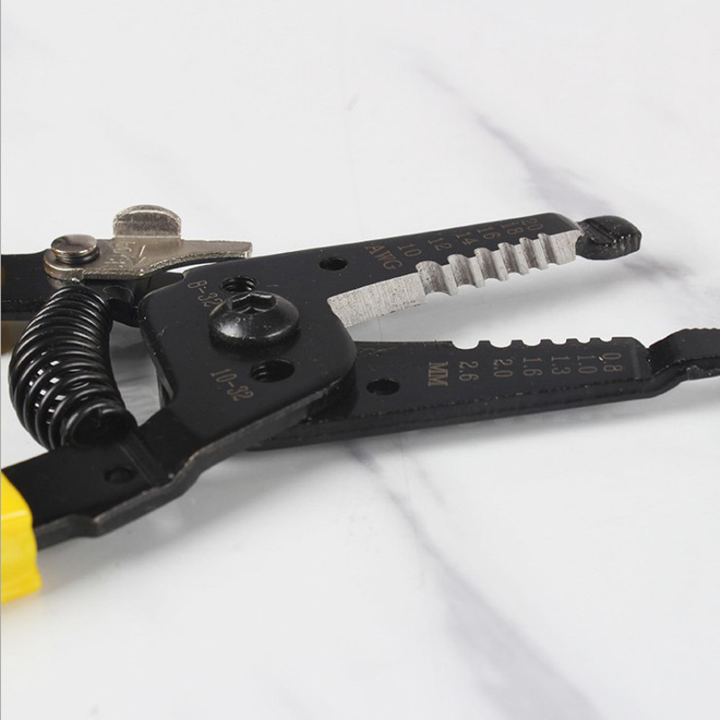 Photovoltaic construction kit pressurized. Solar connector end-end cable pliers.