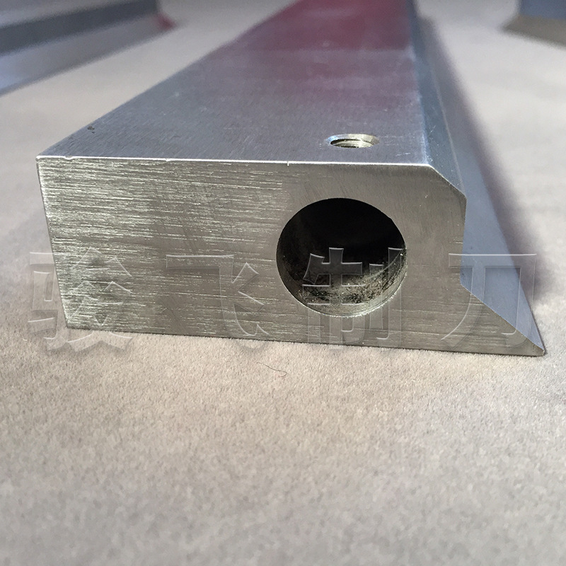 It's good to know the quality of a factory salesman, a garbage bag, a burner, an easy to tear a blade, a saw-to-mouth cutter.