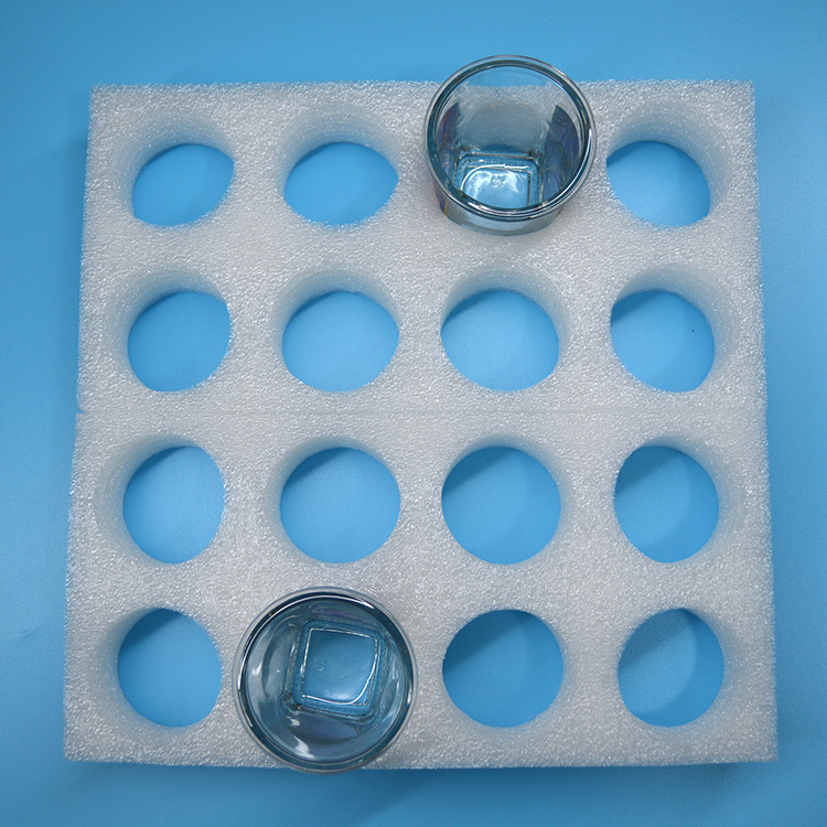 Customized processing of tremor-resistant plate protections for pearl cotton packaging material