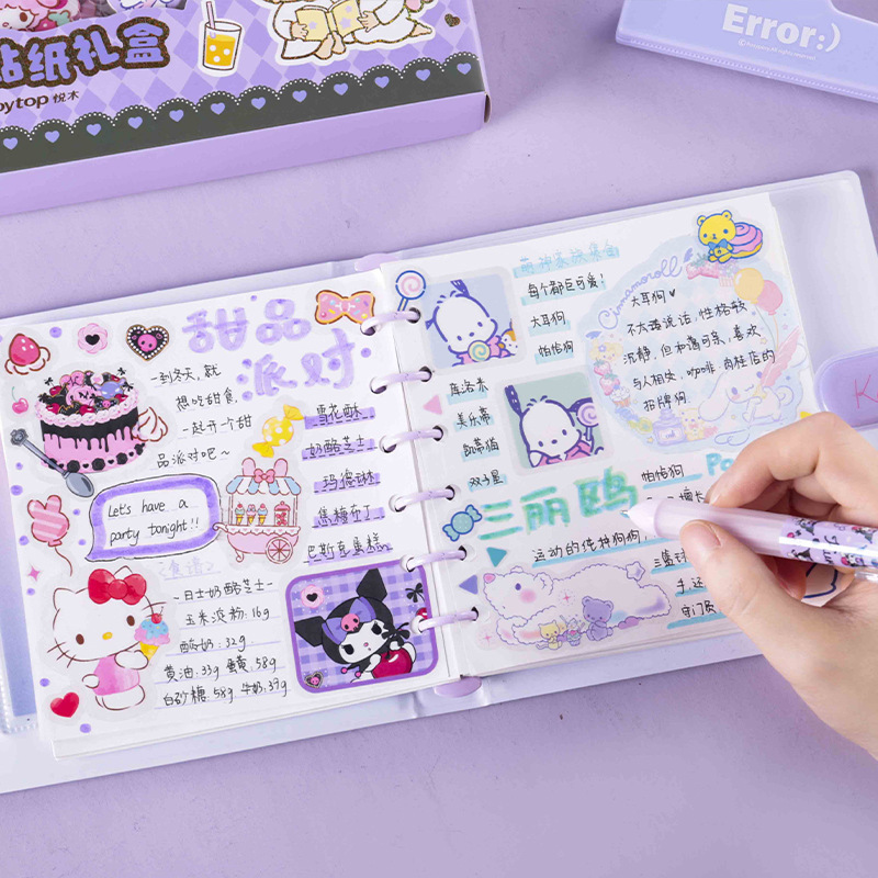 Joytop rất hài lòng với chiếc xe hơi dễ thương của một sinh viên với một cái hộp 6 bánh.