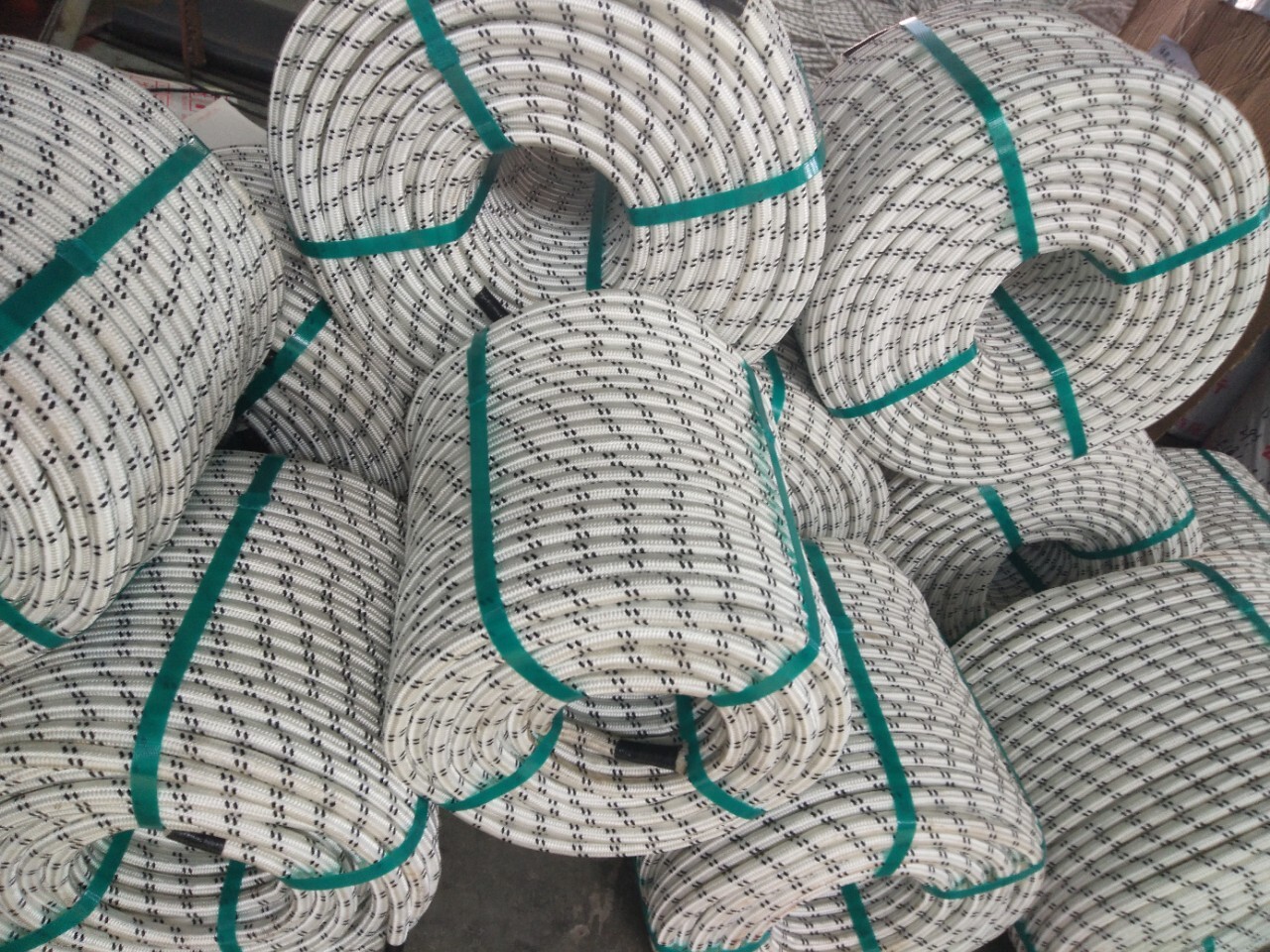 3-storey high-weaving skateboard-to-mounting ropes, high-weaving skateboard ropes, high-altitude washing ropes