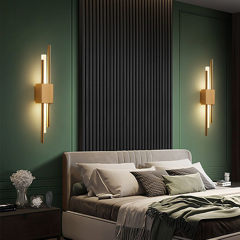 A simple modern, very long barbed-bedroom, bed headlights, a sofa background wall lamp on the sidewalk of the hotel