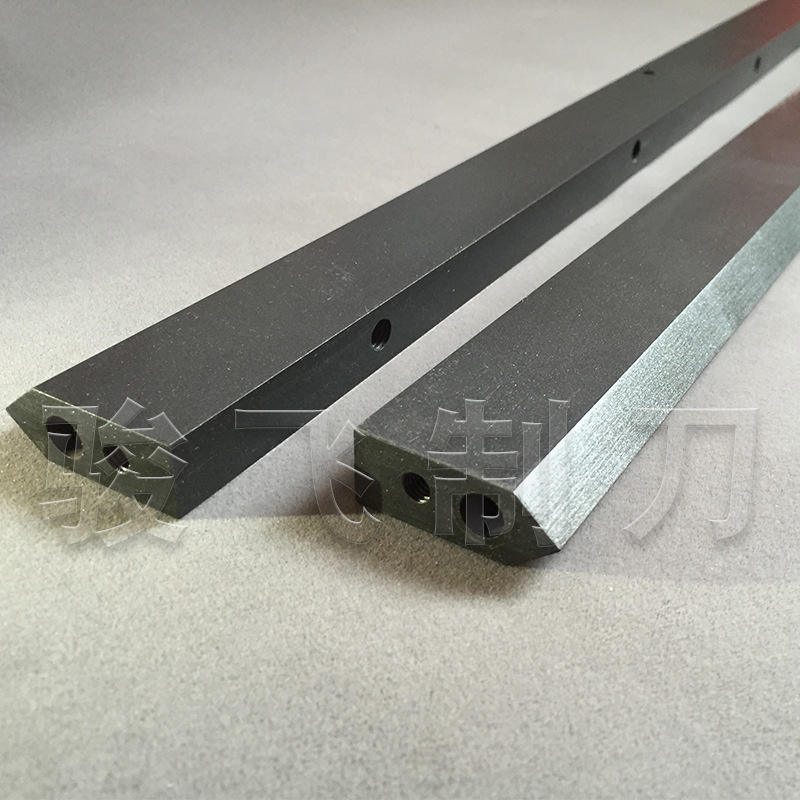 The manufacturer Teflon's hot blades, which can be easily torn torn torn tolls of rigid alloy.