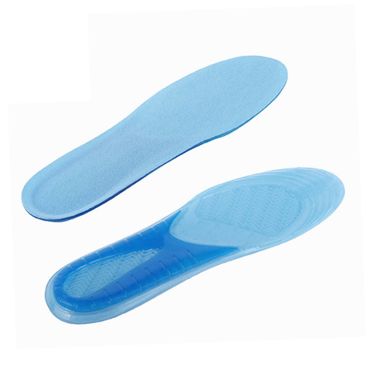 Những người đàn ông và phụ nữ chống lại những đôi giày silicone mệt mỏi.