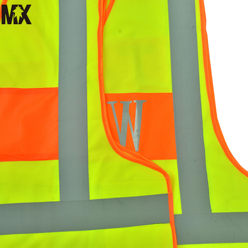 The factory directly sells the reflector vests and transport safety and sanitation workers wash the reflector at night