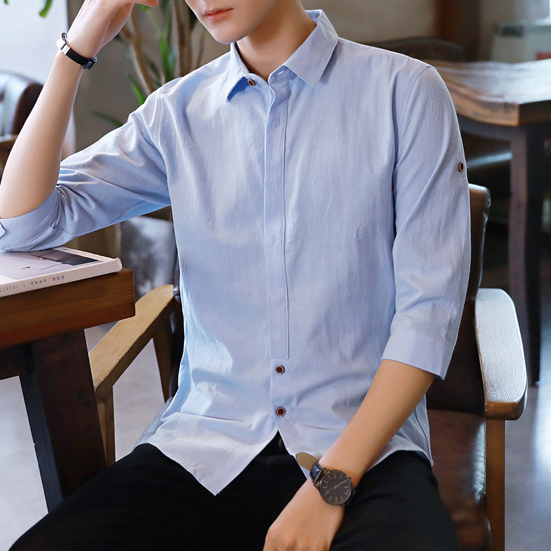 A man's short-sleeve shirt shirt shirt and a Korean-style rest-dresser.