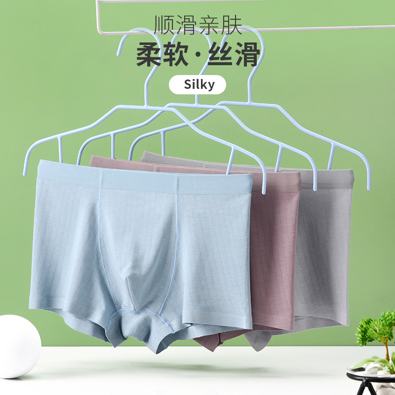Quần lọt khe mùa hè cho những cậu bé nhỏ, cỡ trung bình và lớn.