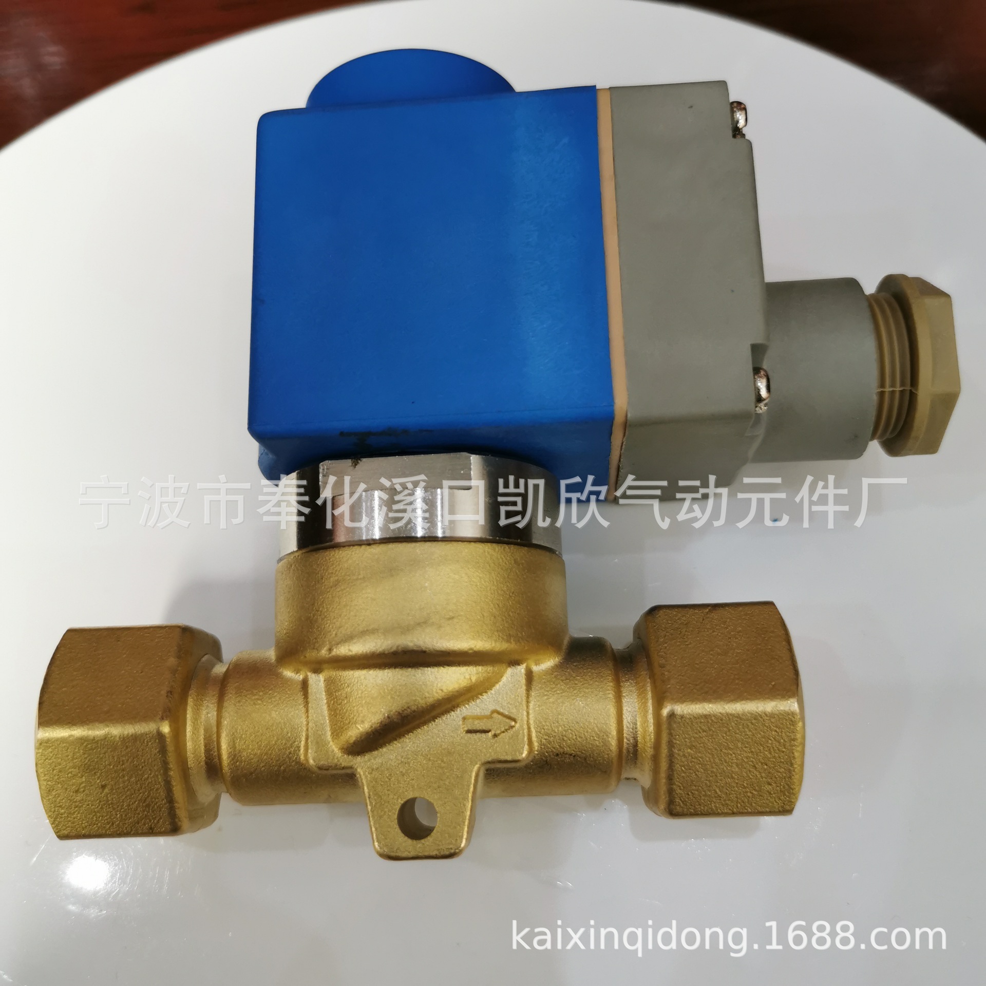 High-pressure control valve for the CO2 EMP stage column