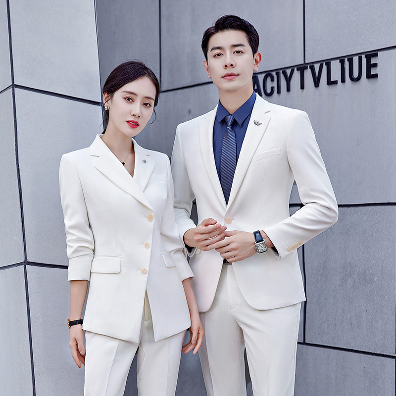 In autumn and winter, imitating male-female co-optive, white suit for business banking.