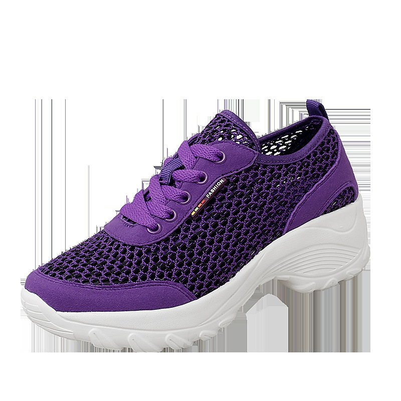 In 2024, the Amazon Independence Station sold a cross-border distribution of sports women's sneakers in large numbers.