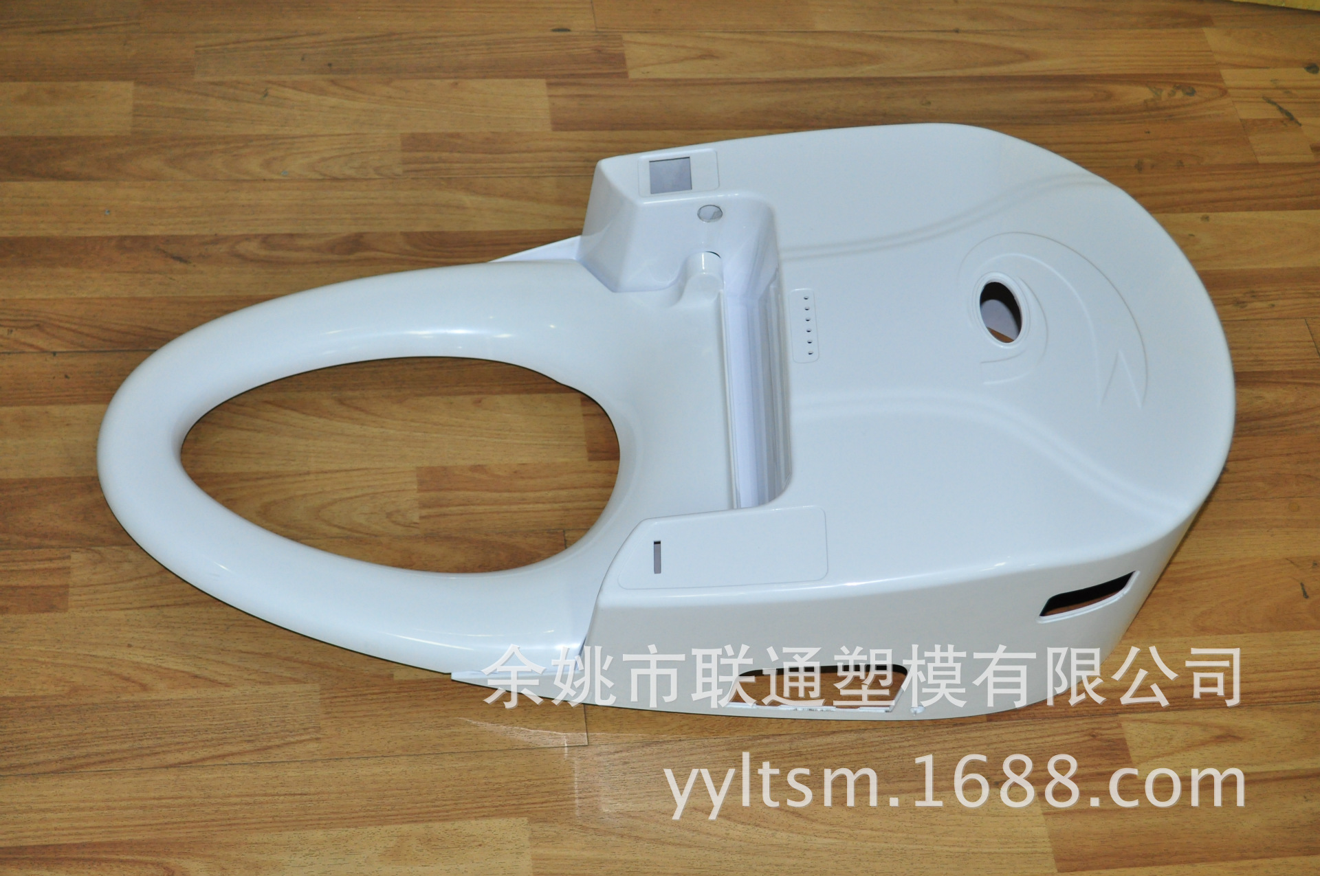 The main computer shell for plastic grinding plastic moulds in a professional model manufacturing enterprise