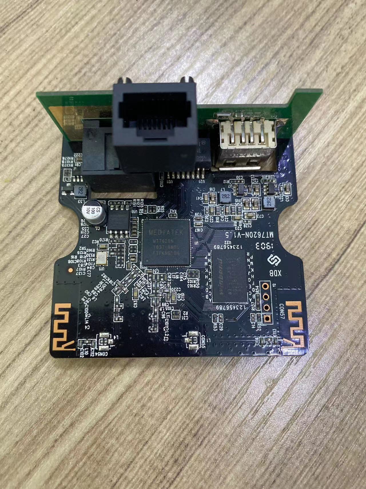 Two-frequency gigabytes of wireless pail into the walled wifi house of the Wifi router factory