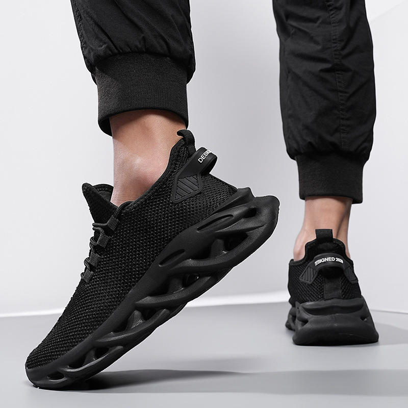 2024 sells a single independent station in Amazon, lots of men's shoes, lots of men's shoes.