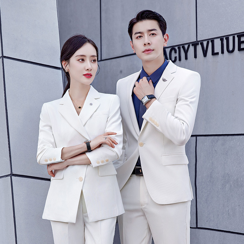 In autumn and winter, imitating male-female co-optive, white suit for business banking.