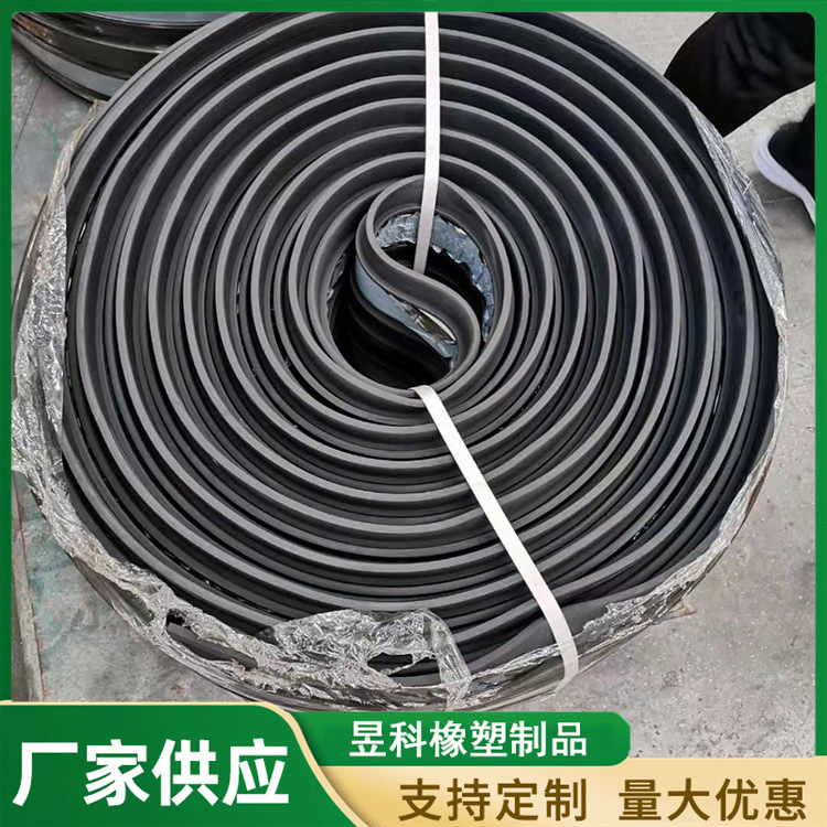 The plant supplies a water-inflated rubber stopper belt, aging resistant to fracture sewage treatment project.