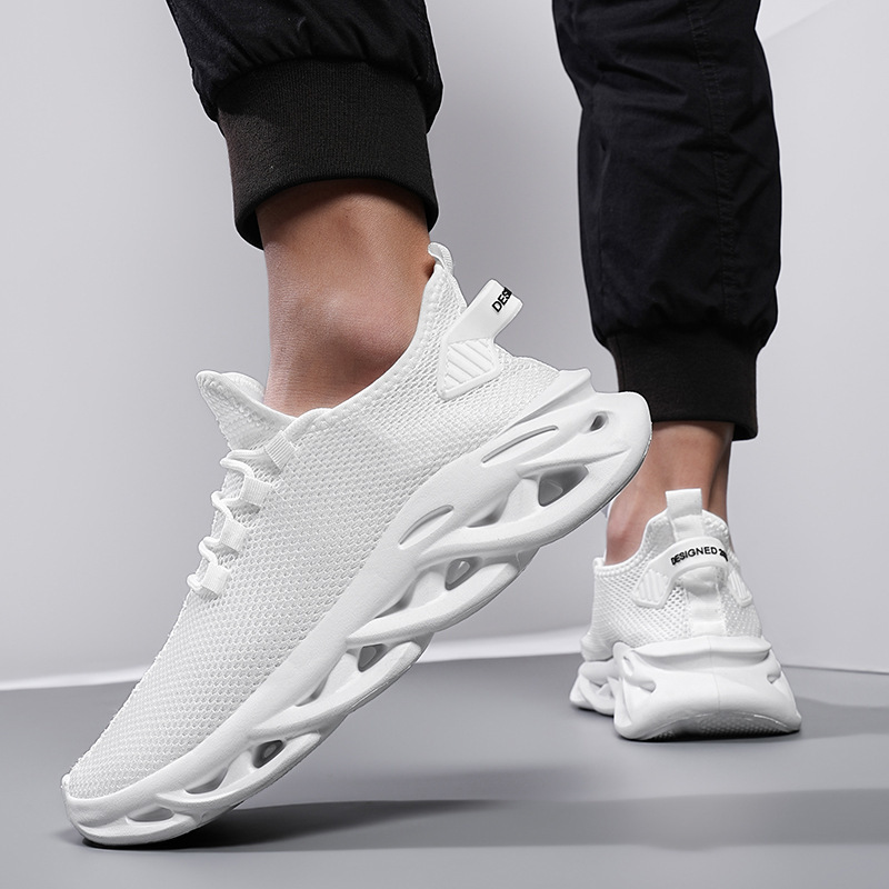 2024 sells a single independent station in Amazon, lots of men's shoes, lots of men's shoes.
