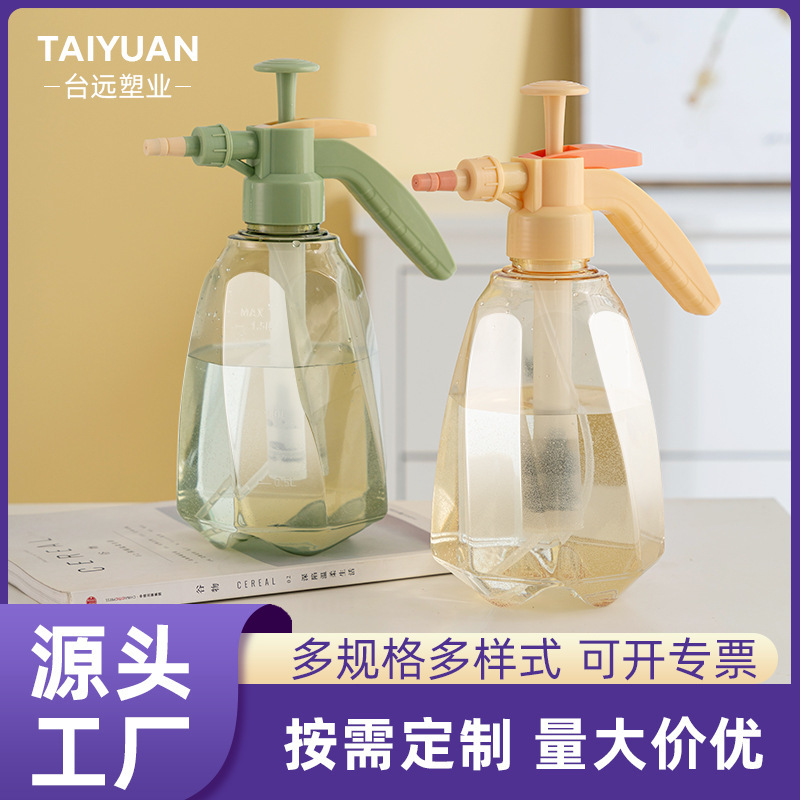 1.5 Các nhà văn hóa học đổ những bi-đông với áp suất không khí, bi-đông trong suốt, bình xịt nhà