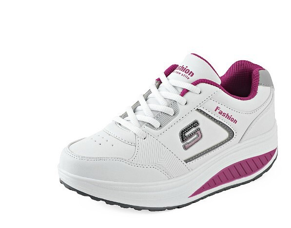 2024 Amazon Independence Station sells a lot of white-skin-scrambled pine-slops and shoes.