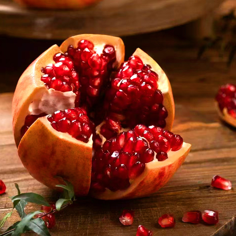 Tunisian soft-seed pomegranate-fruit 상자는 시즌 동안 루비 자유로운 석류 상자를 처리할 것입니다.