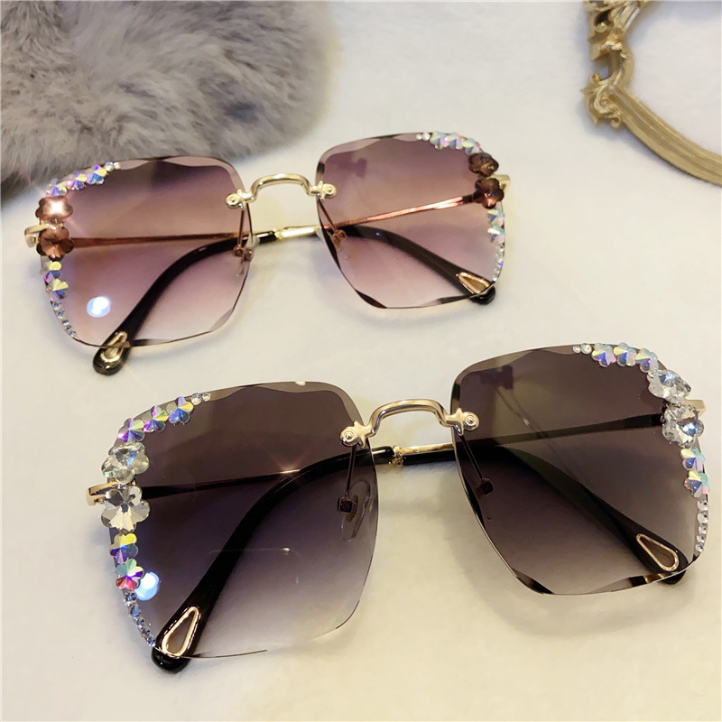 Phiên bản Hàn Quốc Đỏ của Square Water Drilling Sun Glasss.