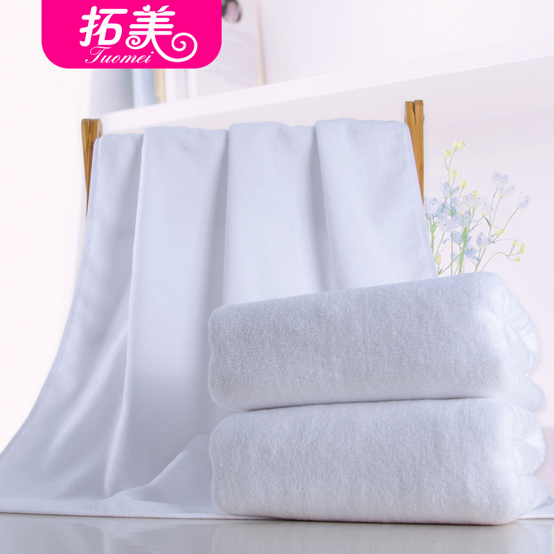 32 đơn vị gồm 400 gram khăn tắm, khách sạn trắng hút bông, và khăn tắm trong phòng khách.