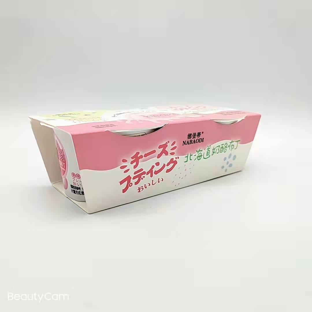 Naberti Hokkaido bánh pudding 170g vac-ni với một ly rượu đào mịn.