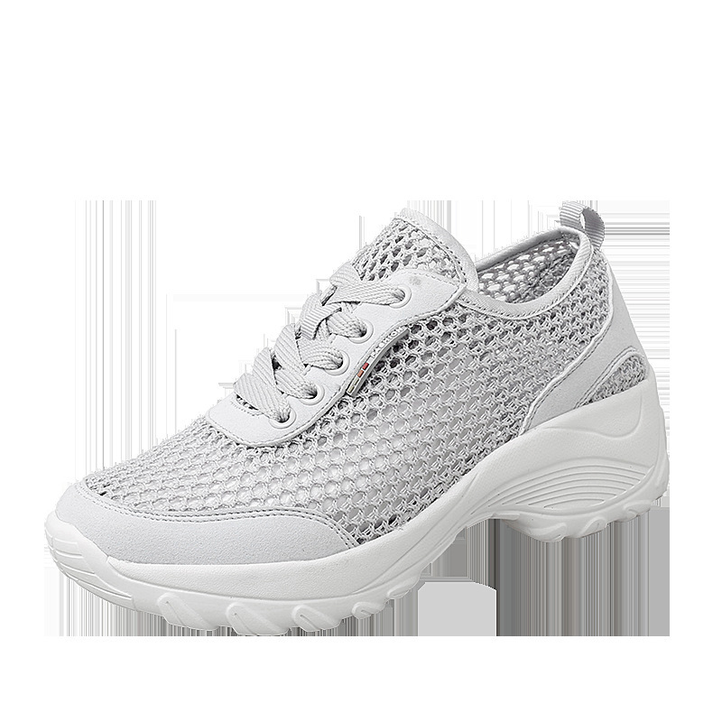 In 2024, the Amazon Independence Station sold a cross-border distribution of sports women's sneakers in large numbers.