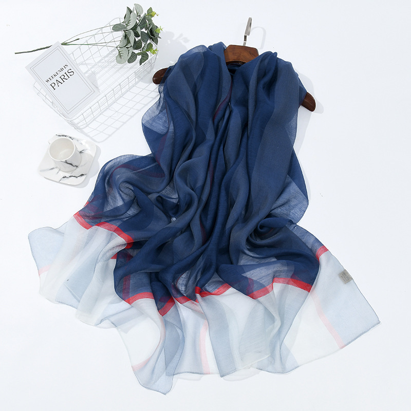 A new silk scarf for the fall 2019.