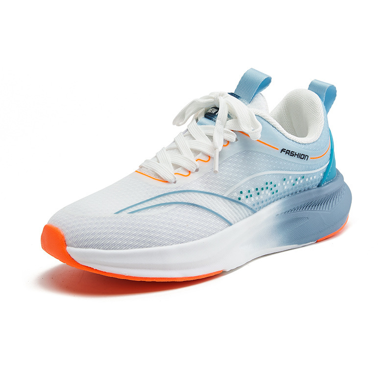 The new spring and autumn sneakers, the ice-cracker net, light-trucking rubber floors, smooth-drive shoes.