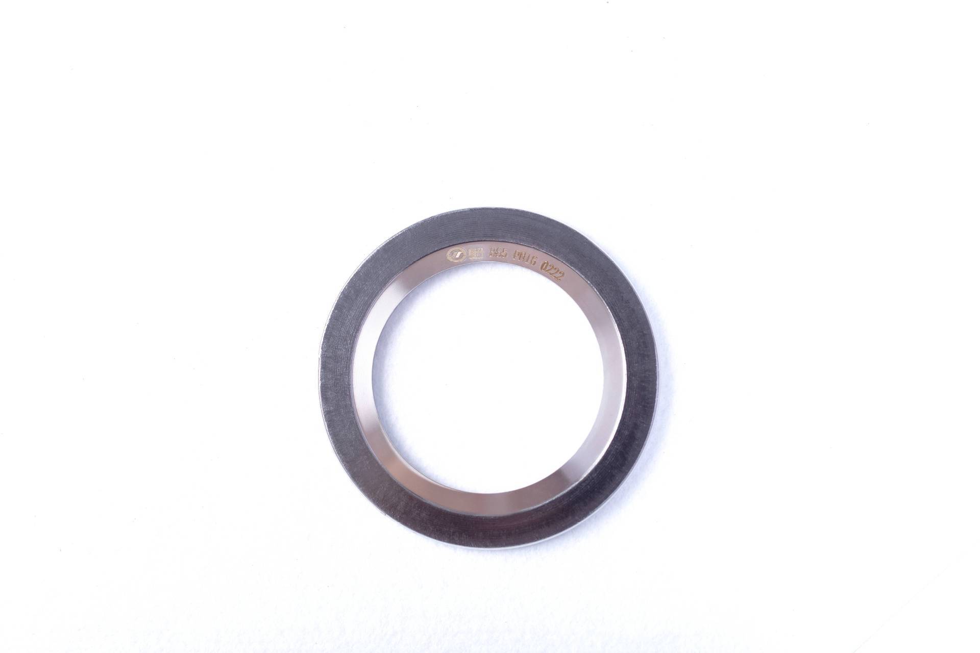 The graphite metal entanglement ring type