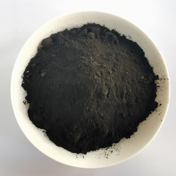 Những viên gạch gạch gạch sắt màu đen mô phỏng những viên gạch cũ và sơn đen với xi măng Ô-xít đen.