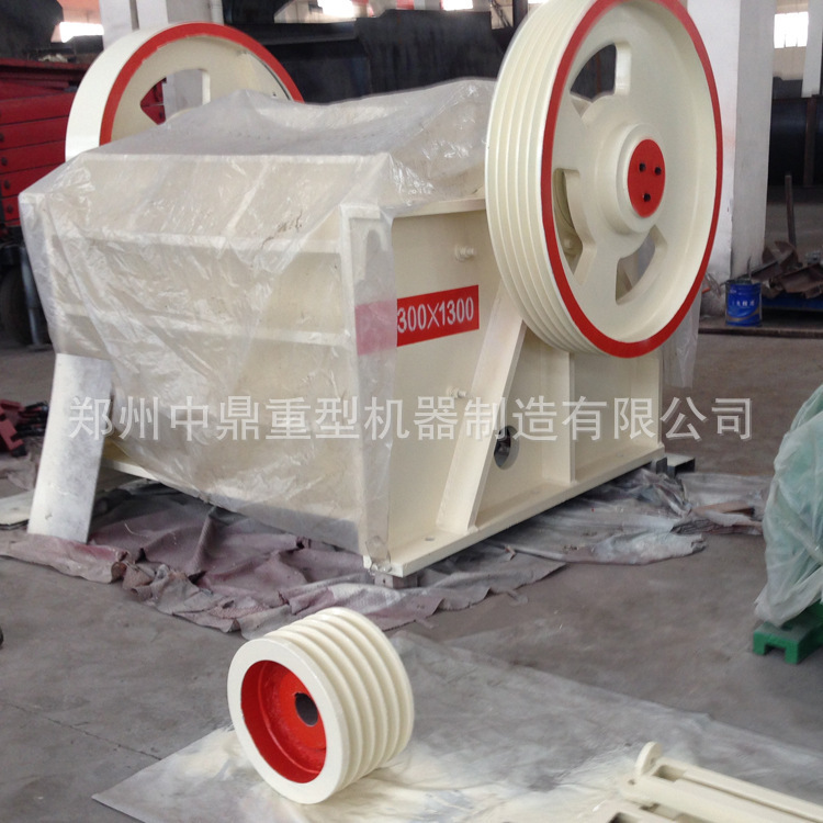 Crushers, pebbles, sandstone production line breakers, concrete breakers.