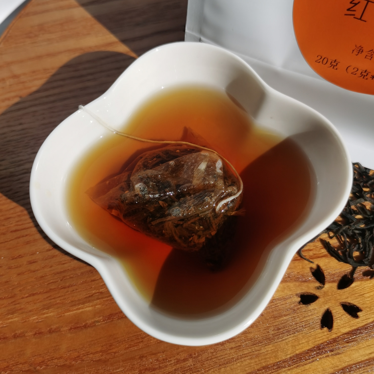 The factory's retail tea bag trigonometric bag with tea and rice mixed with tea and fruit