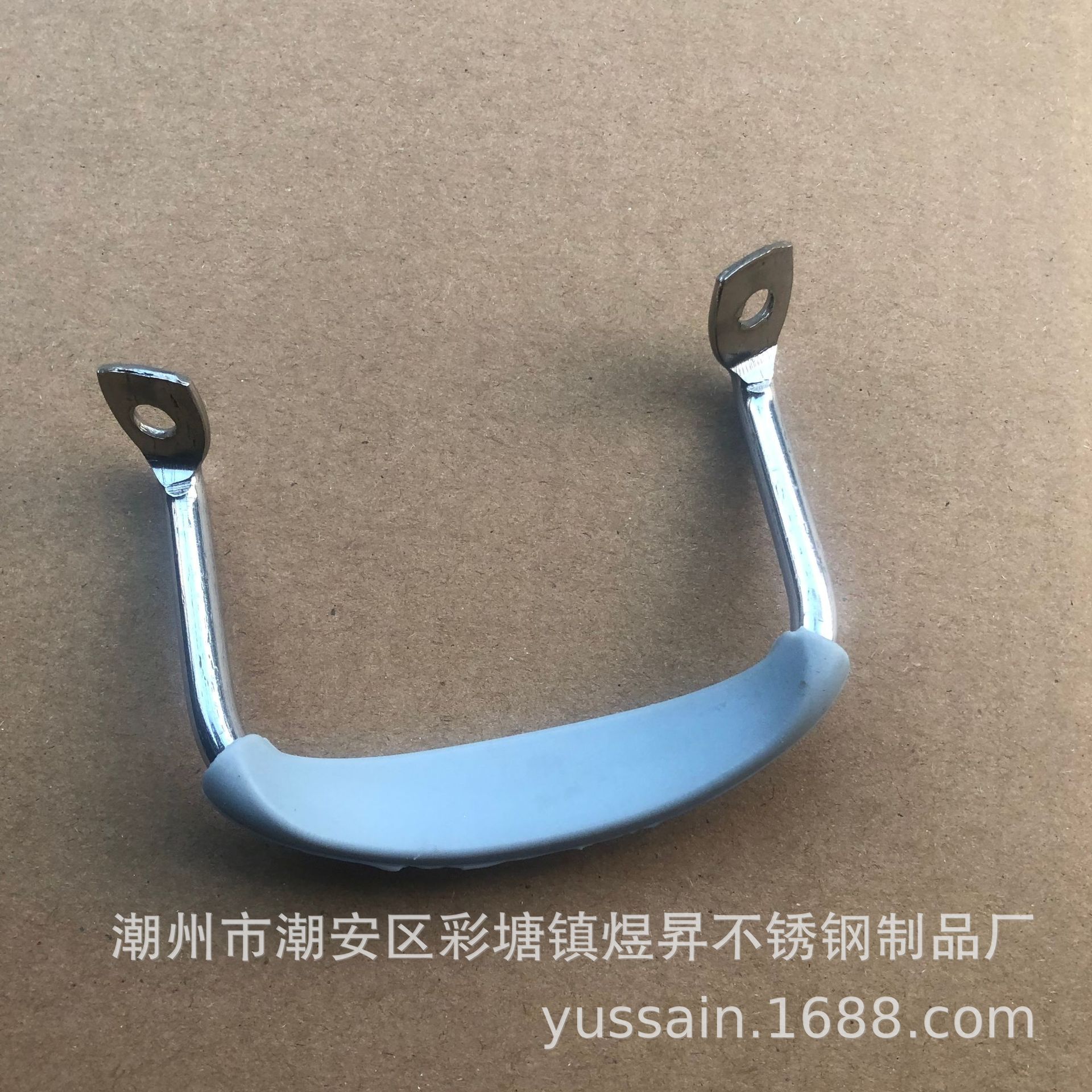 Nhà máy đã hoàn toàn biến mất khỏi cái chảo đựng súp thép không gỉ, gel silica, nắp tai nghe trên cán.
