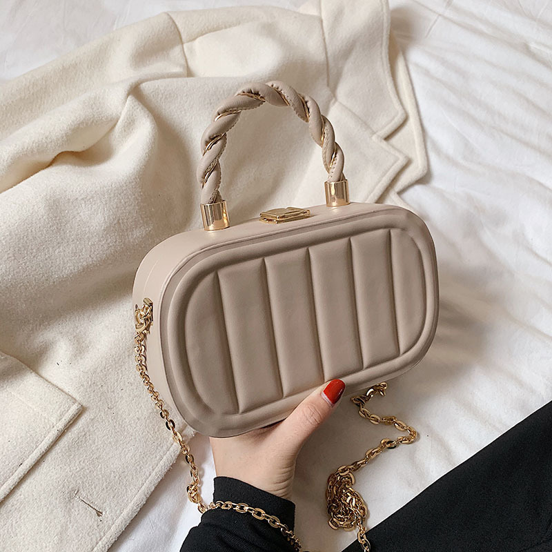 Airbag girl 2021, new fashion bag girl, slashy bag girl, one shoulder bag.