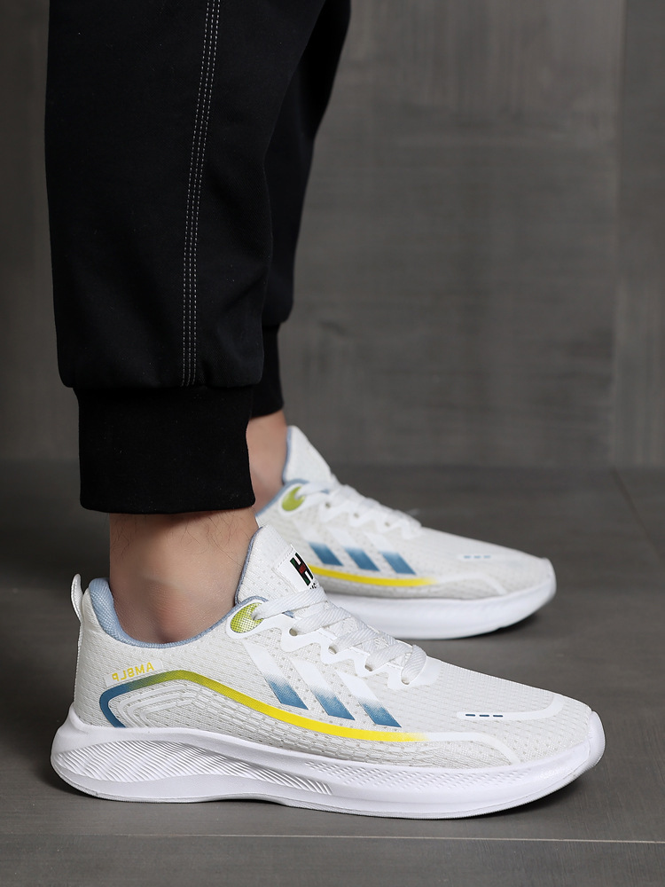 The summer new couple's air-receiving sport is full of fashion and shoes.