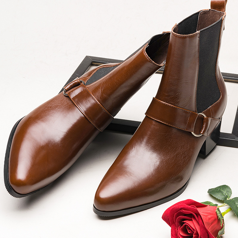 In the fall and winter, the factory camped in front of a man named Martin Boots Business.