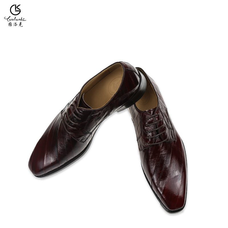 In 2023, the new one was a low-shoe suit for the rare eel-skin-shoe handman, the Inn-fung Commercial Shoes.