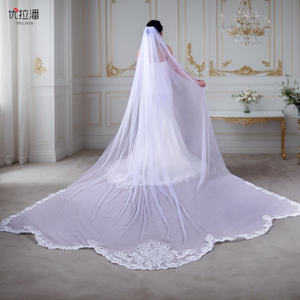 Yolapan V75 Euro-American wedding veil with broad laces and a three-metre veil.