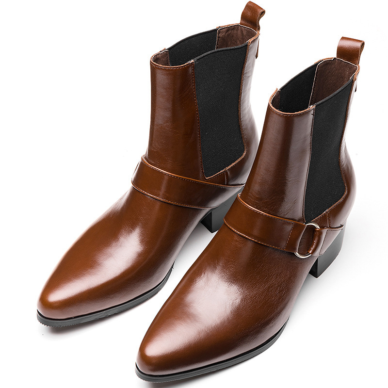 In the fall and winter, the factory camped in front of a man named Martin Boots Business.