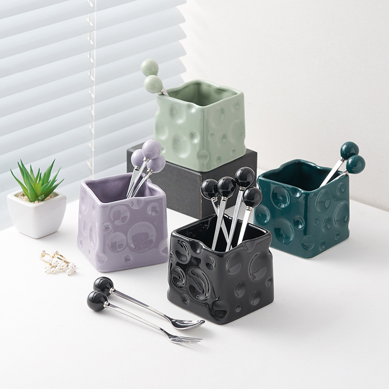A new creamed, porcelain and fork cans of creative cheese and cans of cylindrical fruit fork.