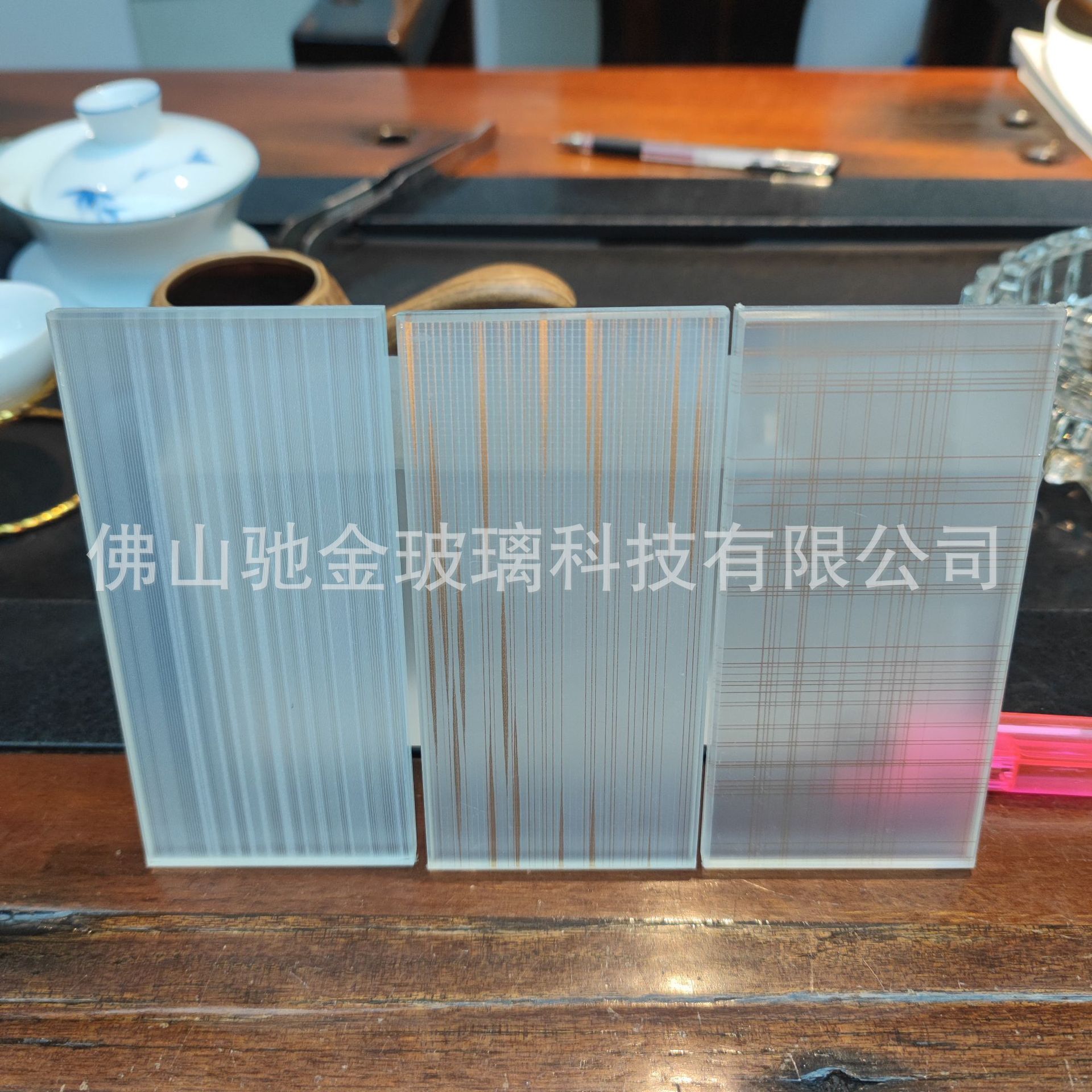 Fuoshan's direct supply of silk-coated glass, screens cut through silk-coated glass.