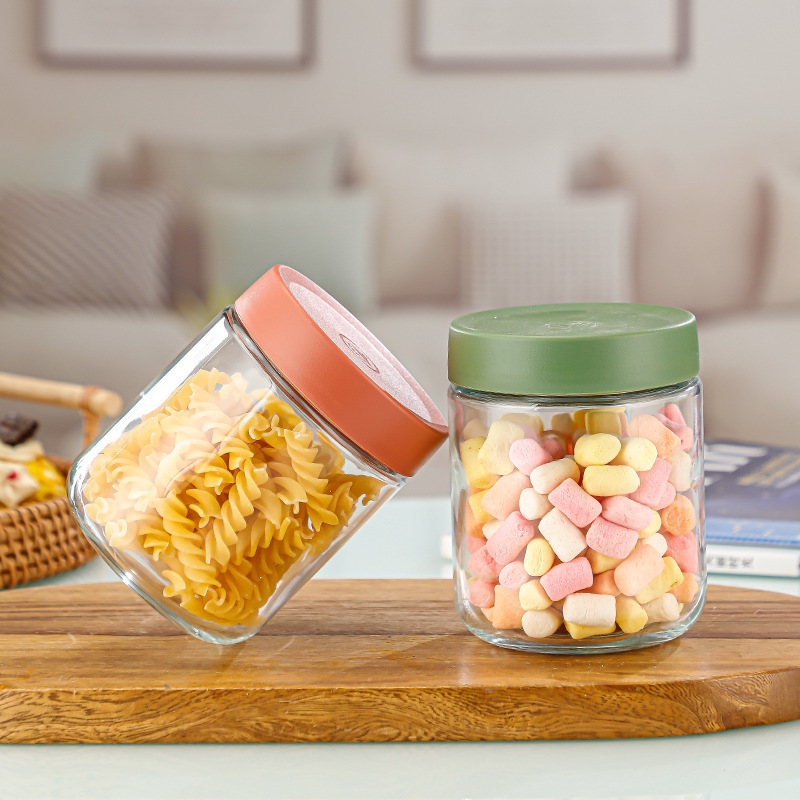 All night long in Amazonian oatmeal containers and Mason salad cans of snack glass food to store yogurt spices.