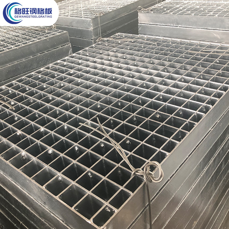 Plugboard interpolation of steel plating grids between steel pegs and steel plating plating grids of steel plating platform heavy pegs