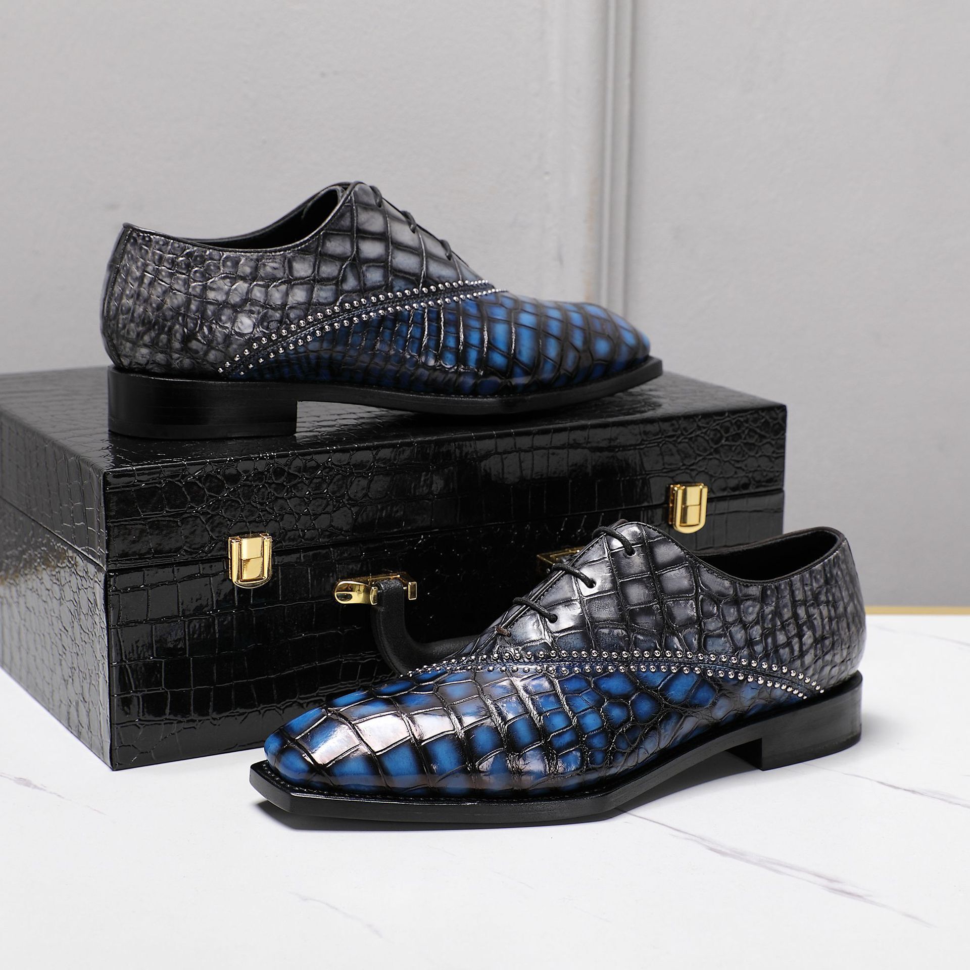 In 2023, the new spring alligator rinsed his business shoes hand-to-hand.