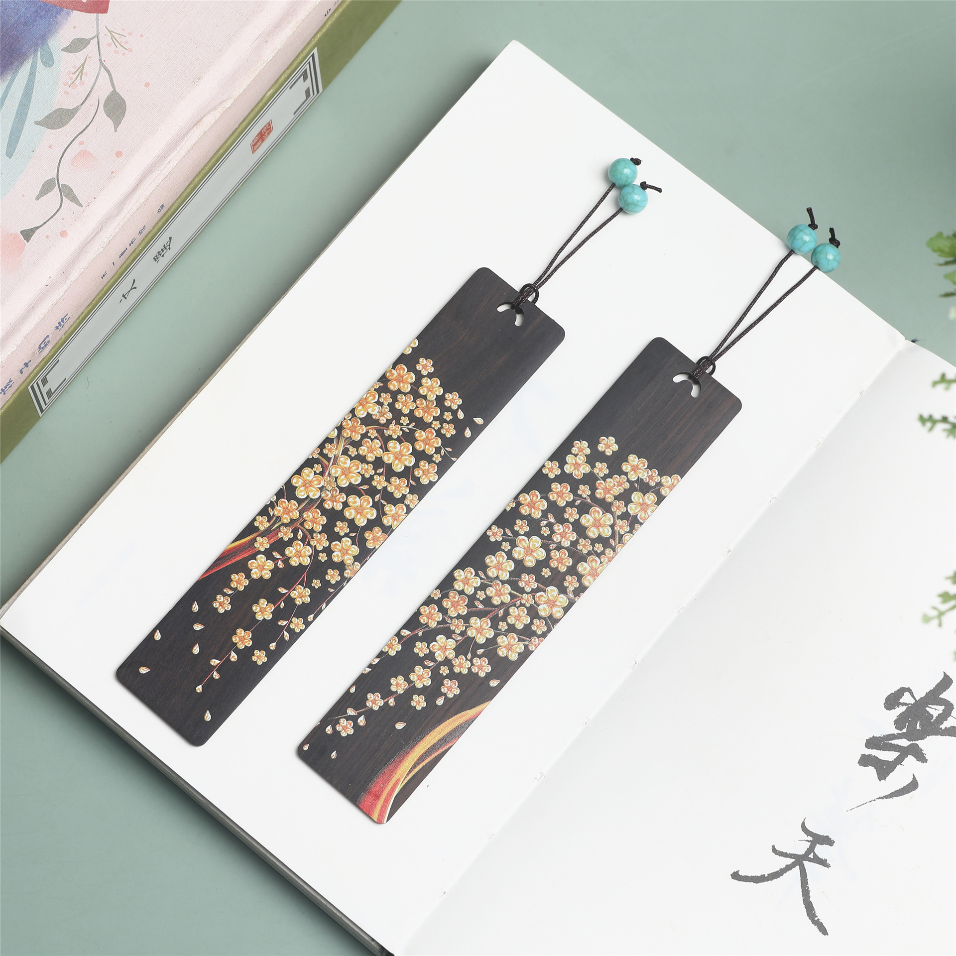 Một món quà từ Công ty Đánh dấu Kho báu Mangwood.
