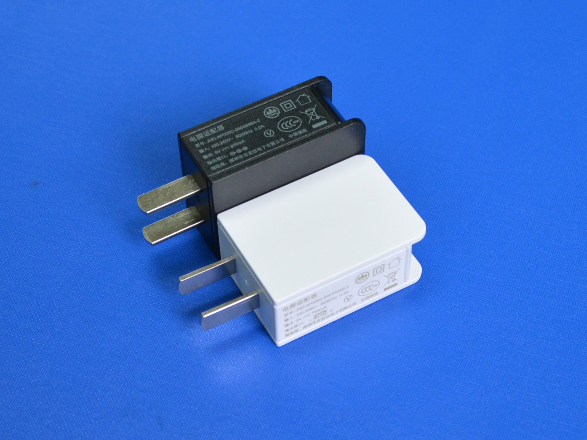 Vendors sell 5V0.5A reading pen chargers